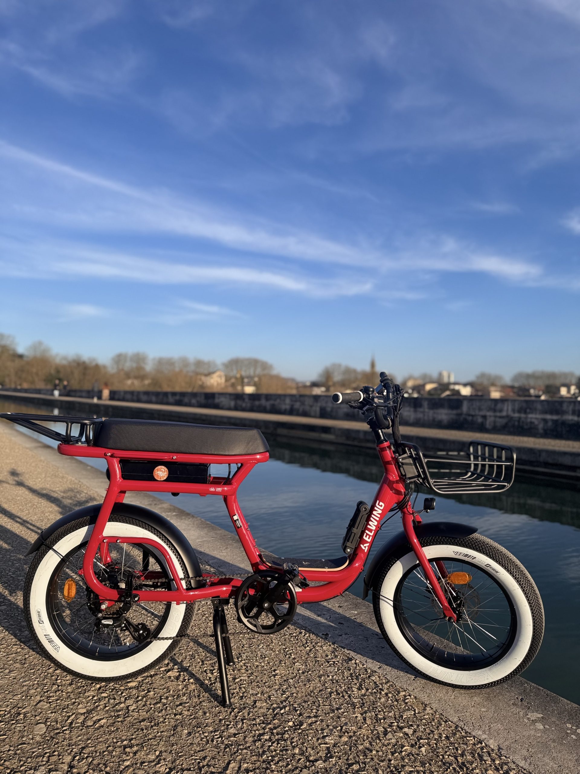 vélo ELWING yuvy 2 au pont canal a Agen