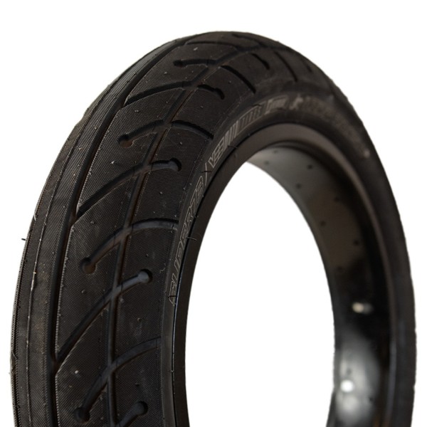Le pneu route Fat Bike 20x4.5 idéal pour Super73 et vélos électriques. Ultra adhérent, rapide et conçu pour la longévité.